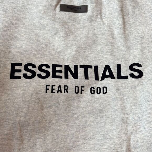 FEAR OF GOD ESSENTIALS Light Oatmeal Relaxed Sweatshirt  XL NWT FOG Bag - Picture 4 of 5